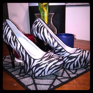 Zebra pumps